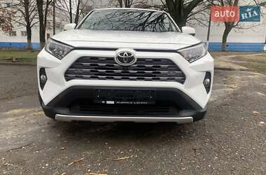 Внедорожник / Кроссовер Toyota RAV4 2019 в Харькове