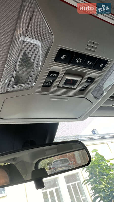 Позашляховик / Кросовер Toyota RAV4 2020 в Полтаві