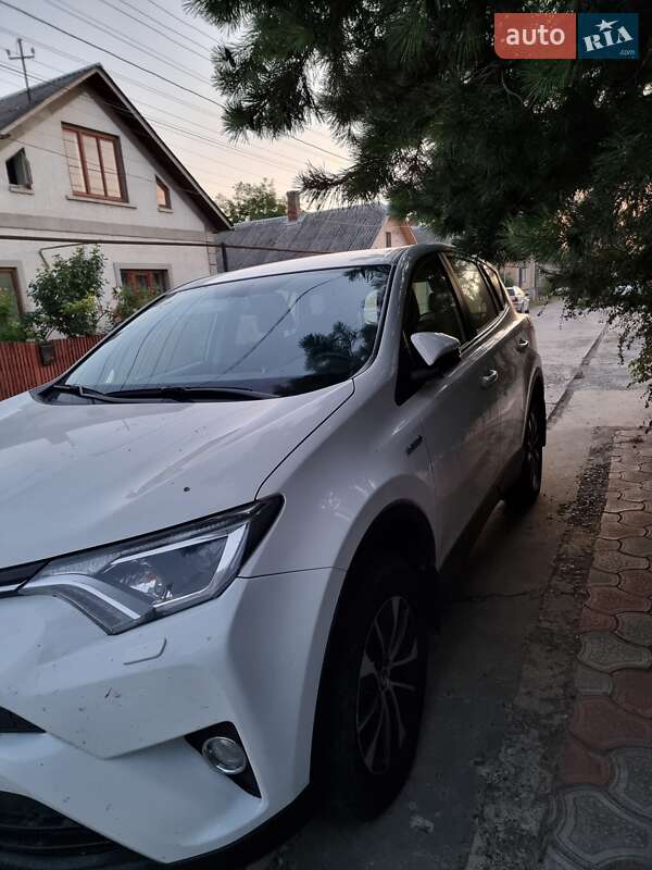 Внедорожник / Кроссовер Toyota RAV4 2018 в Черновцах