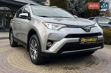 Позашляховик / Кросовер Toyota RAV4 2017 в Львові