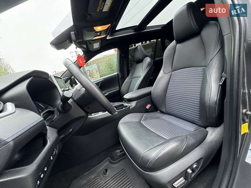 Внедорожник / Кроссовер Toyota RAV4 2021 в Одессе