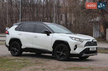 Позашляховик / Кросовер Toyota RAV4 2019 в Дніпрі