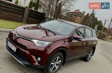 Внедорожник / Кроссовер Toyota RAV4 2017 в Киеве