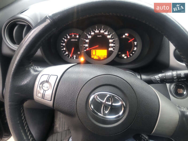 Внедорожник / Кроссовер Toyota RAV4 2007 в Харькове