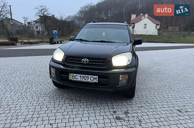 Позашляховик / Кросовер Toyota RAV4 2002 в Львові