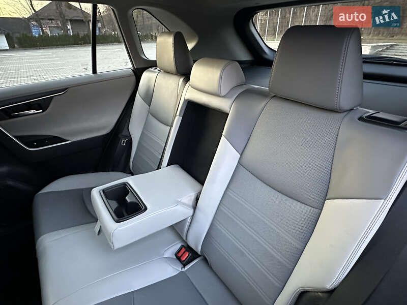 Внедорожник / Кроссовер Toyota RAV4 2022 в Виннице