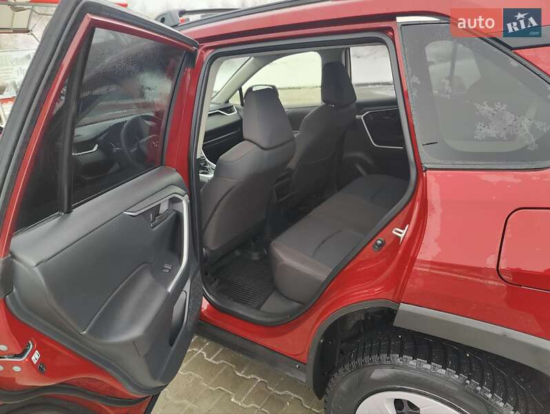 Внедорожник / Кроссовер Toyota RAV4 2019 в Тернополе