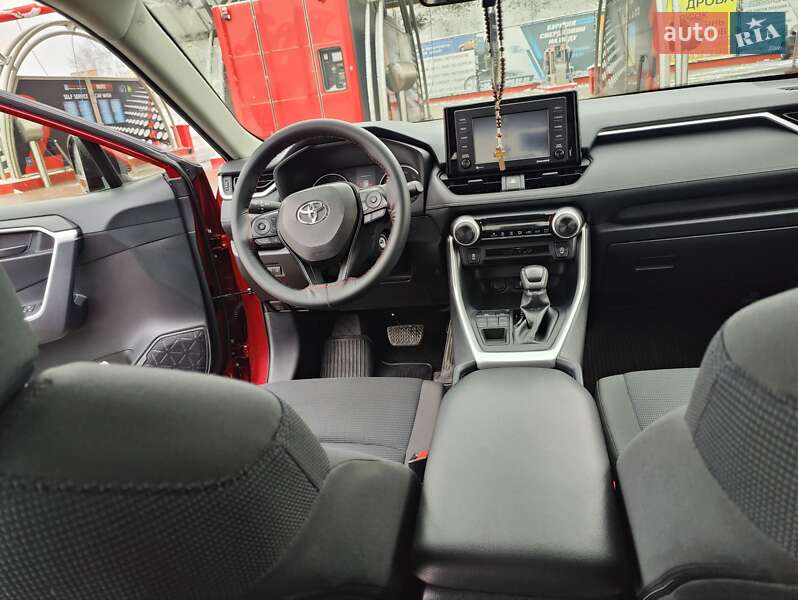 Внедорожник / Кроссовер Toyota RAV4 2019 в Тернополе