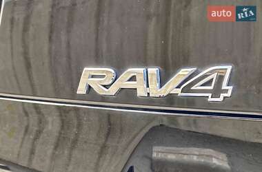 Позашляховик / Кросовер Toyota RAV4 2010 в 