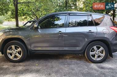 Внедорожник / Кроссовер Toyota RAV4 2012 в 