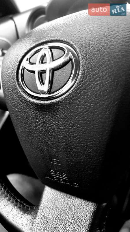 Внедорожник / Кроссовер Toyota RAV4 2012 в Киеве