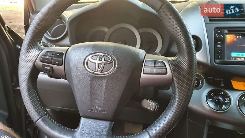 Внедорожник / Кроссовер Toyota RAV4 2012 в Киеве