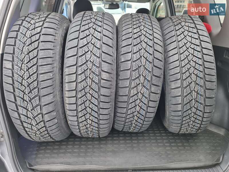 Внедорожник / Кроссовер Toyota RAV4 2012 в Киеве