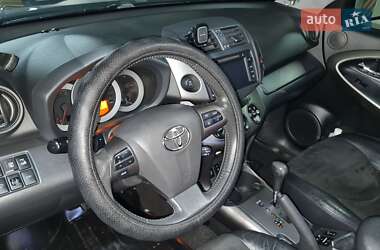 Внедорожник / Кроссовер Toyota RAV4 2012 в 