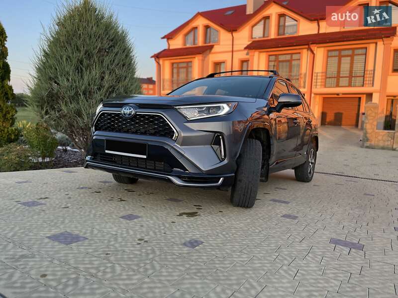 Позашляховик / Кросовер Toyota RAV4 2021 в Тернополі