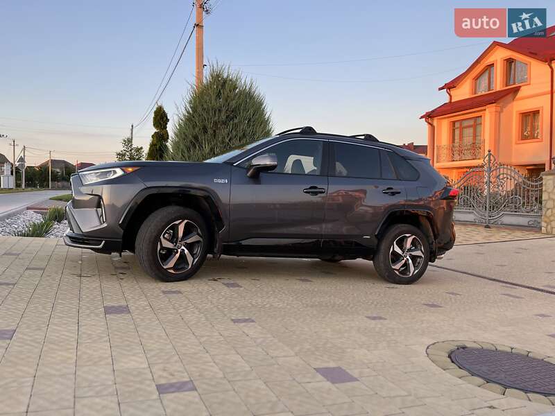 Позашляховик / Кросовер Toyota RAV4 2021 в Тернополі