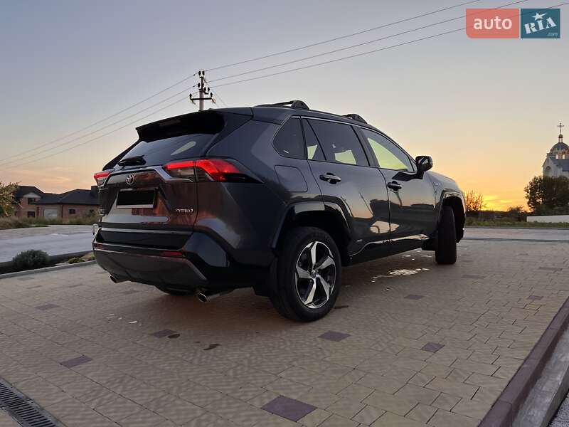 Позашляховик / Кросовер Toyota RAV4 2021 в Тернополі