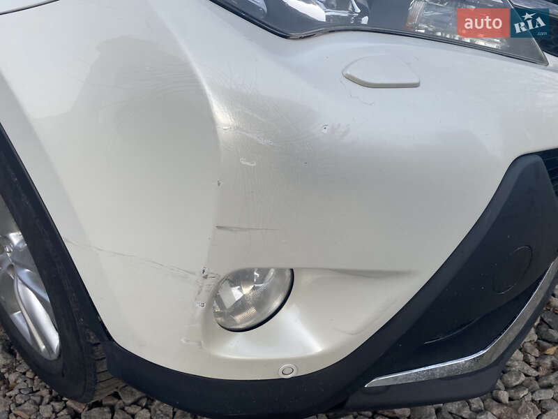 Позашляховик / Кросовер Toyota RAV4 2013 в Вишневому фото 16 Позашляховик / Кросовер Toyota RAV4 2013 в Вишневому