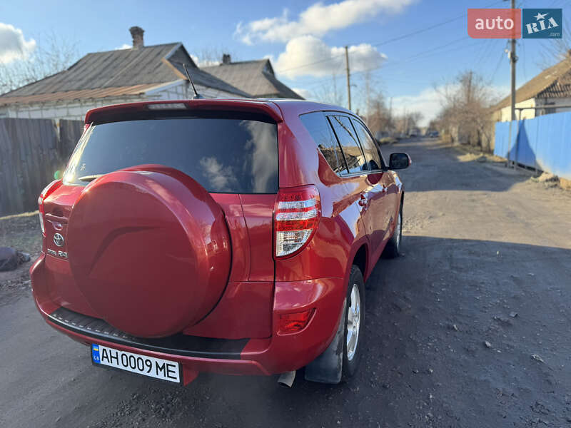 Внедорожник / Кроссовер Toyota RAV4 2011 в Каменском
