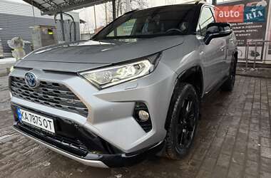 Позашляховик / Кросовер Toyota RAV4 2019 в Сумах