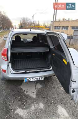 Позашляховик / Кросовер Toyota RAV4 2008 в Харкові