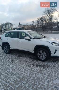 Позашляховик / Кросовер Toyota RAV4 2023 в Кельменцях