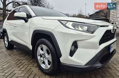 Позашляховик / Кросовер Toyota RAV4 2019 в Сумах