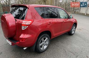 Внедорожник / Кроссовер Toyota RAV4 2012 в 