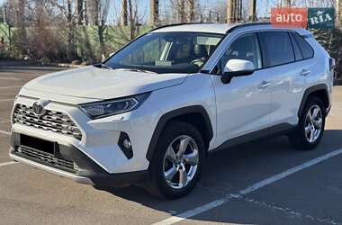 Позашляховик / Кросовер Toyota RAV4 2019 в Києві