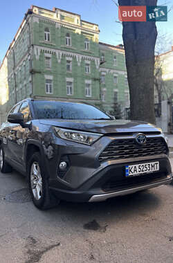 Внедорожник / Кроссовер Toyota RAV4 2021 в Киеве