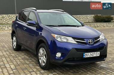 Позашляховик / Кросовер Toyota RAV4 2015 в Волочиську