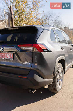 Внедорожник / Кроссовер Toyota RAV4 2022 в 