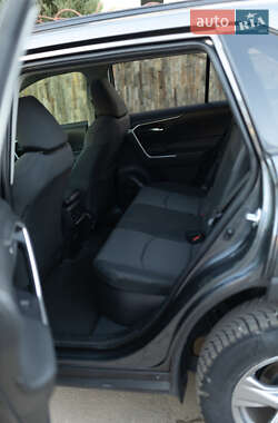 Внедорожник / Кроссовер Toyota RAV4 2022 в 