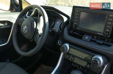 Внедорожник / Кроссовер Toyota RAV4 2022 в 