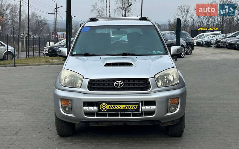 Внедорожник / Кроссовер Toyota RAV4 2002 в Черновцах