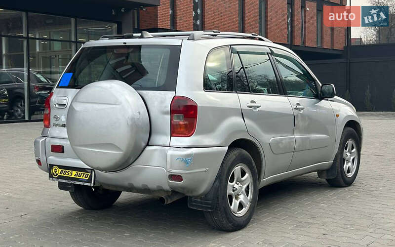Внедорожник / Кроссовер Toyota RAV4 2002 в Черновцах