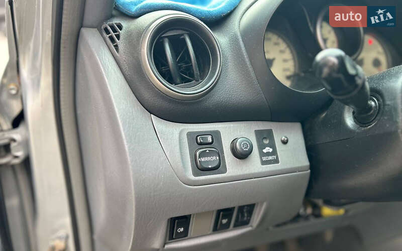 Внедорожник / Кроссовер Toyota RAV4 2002 в Черновцах