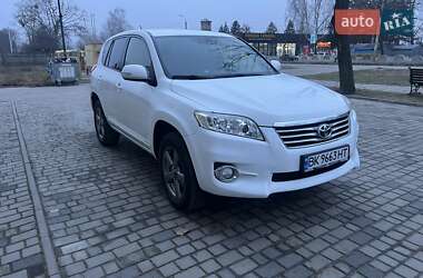 Позашляховик / Кросовер Toyota RAV4 2012 в Рівному