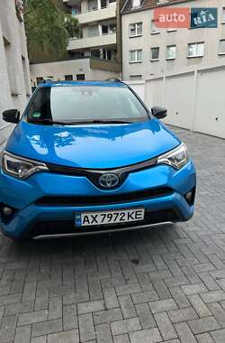 Позашляховик / Кросовер Toyota RAV4 2016 в Харкові