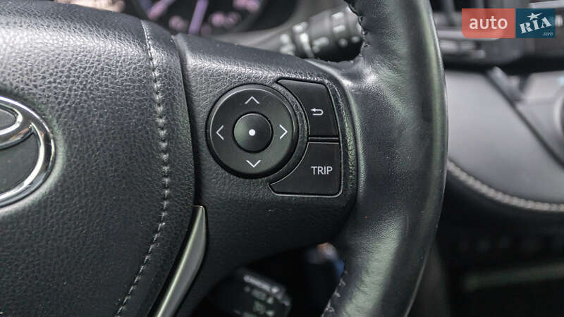 Внедорожник / Кроссовер Toyota RAV4 2018 в Днепре
