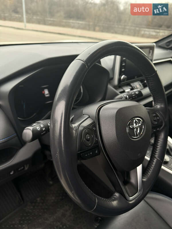 Позашляховик / Кросовер Toyota RAV4 2020 в Сумах