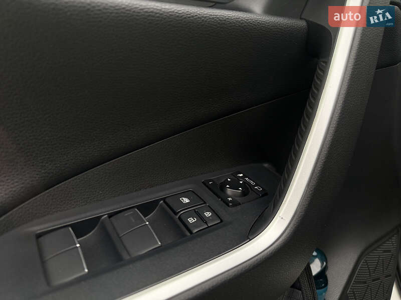 Позашляховик / Кросовер Toyota RAV4 2020 в Сумах