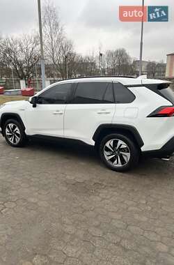 Позашляховик / Кросовер Toyota RAV4 2021 в Рівному