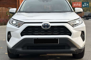 Позашляховик / Кросовер Toyota RAV4 2021 в Дніпрі