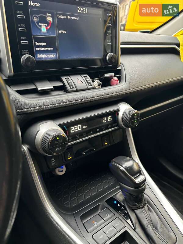 Позашляховик / Кросовер Toyota RAV4 2020 в Києві