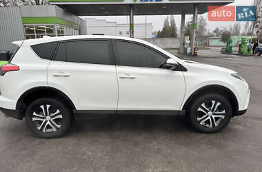 Внедорожник / Кроссовер Toyota RAV4 2016 в 