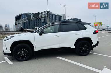 Внедорожник / Кроссовер Toyota RAV4 2022 в Киеве