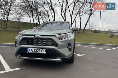 Позашляховик / Кросовер Toyota RAV4 2021 в Києві