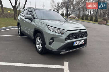 Позашляховик / Кросовер Toyota RAV4 2021 в Києві