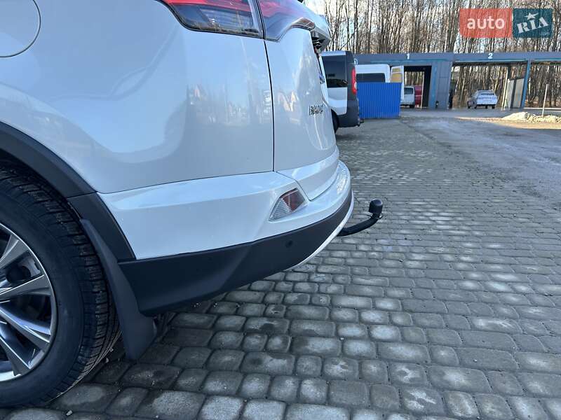 Позашляховик / Кросовер Toyota RAV4 2018 в Долині